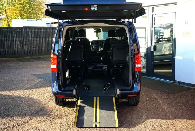 wheelchair accessible taxi Dunstable